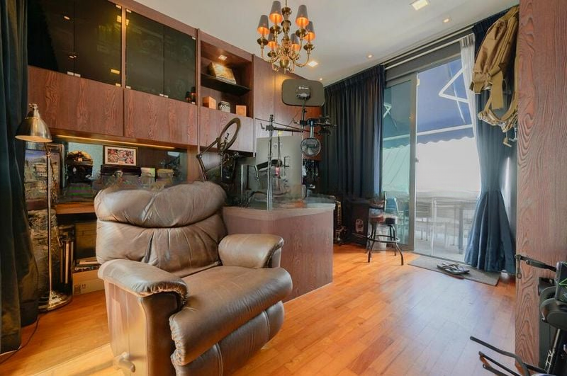 THE SHORELINE RESIDENCES I 1