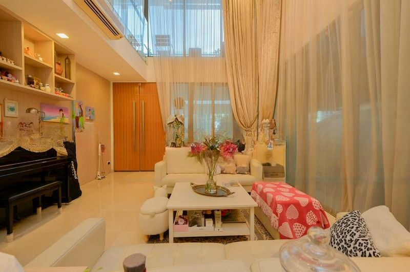 THE SHORELINE RESIDENCES I 12