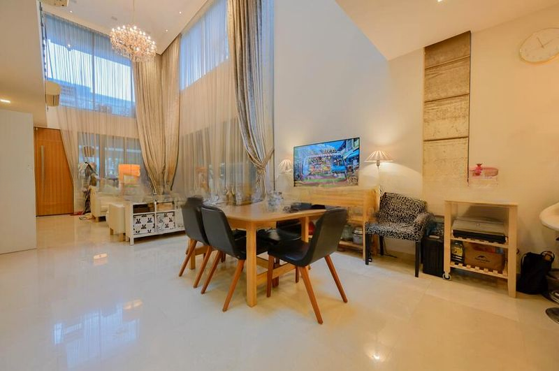 THE SHORELINE RESIDENCES I 11