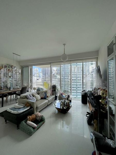 THE COSMOPOLITAN 10