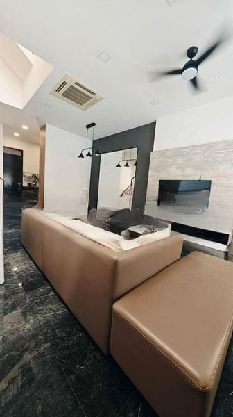 THE TOP RESIDENCE 11