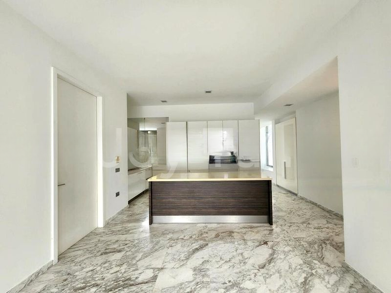 MARINA COLLECTION 11