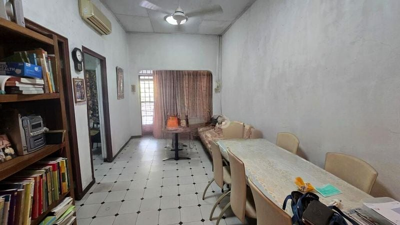 THOMSON HILLS ESTATE 9