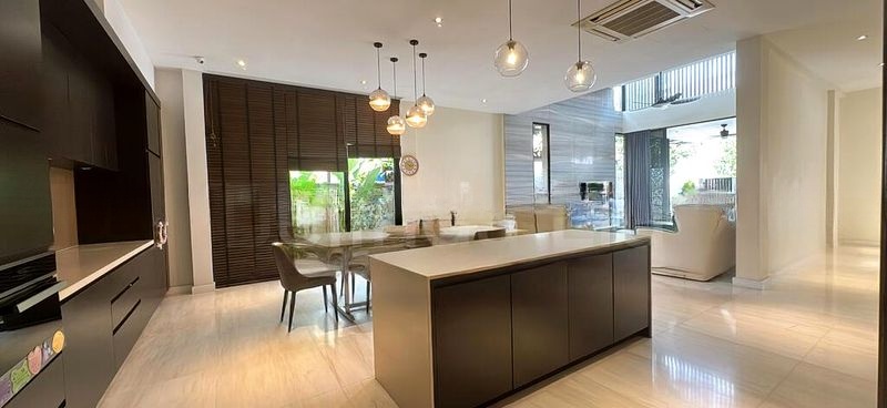 PHOENIX HEIGHTS 13