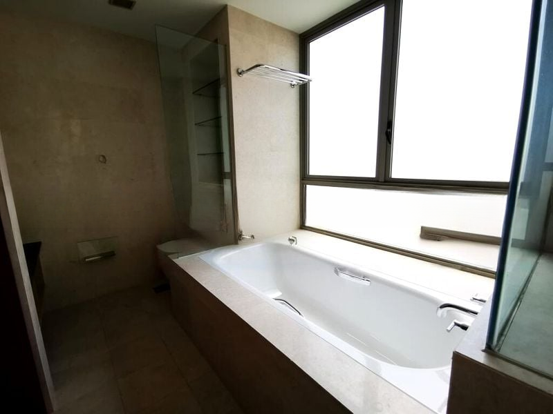 THE BERTH BY THE COVE 9