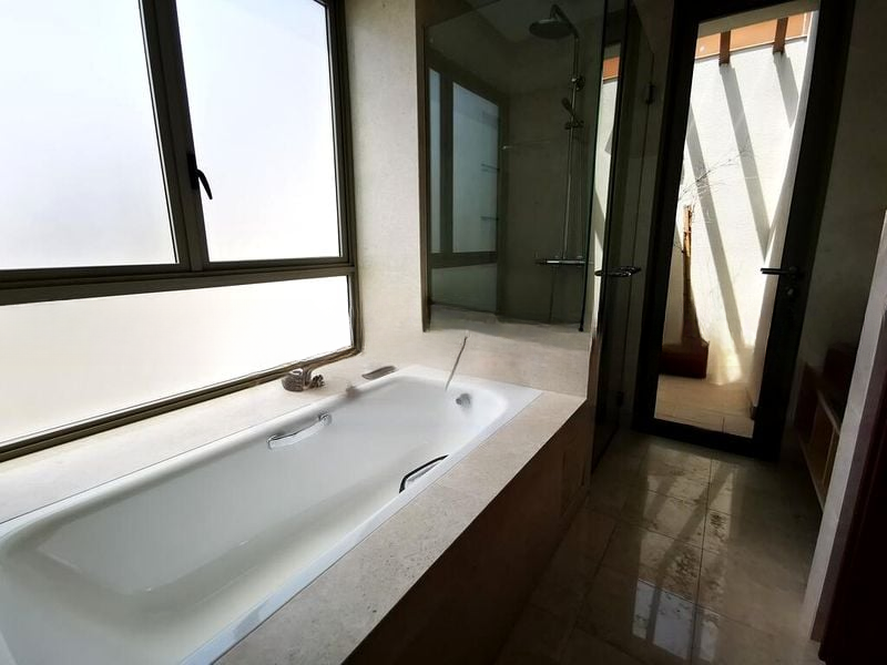 THE BERTH BY THE COVE 10