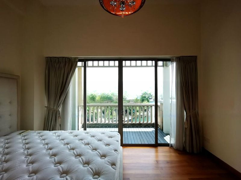 THE BERTH BY THE COVE 7