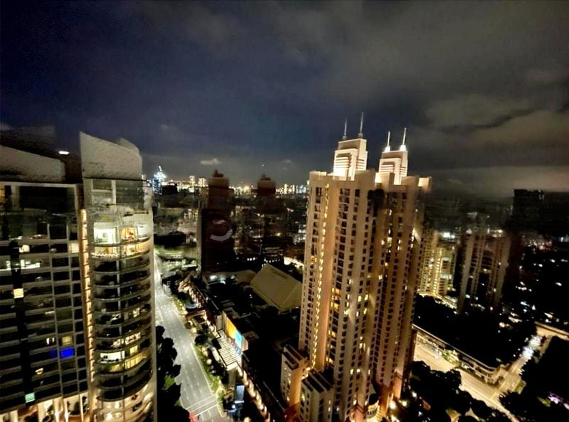 THE COSMOPOLITAN 6