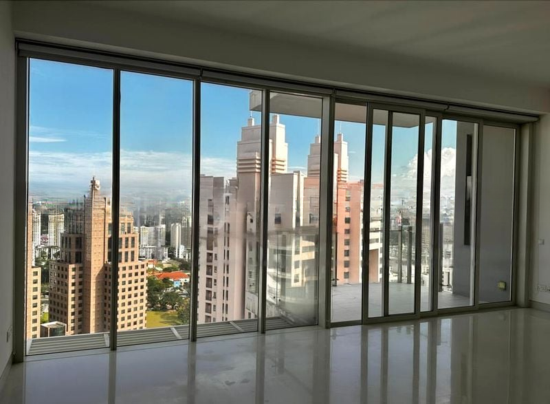 THE COSMOPOLITAN 9
