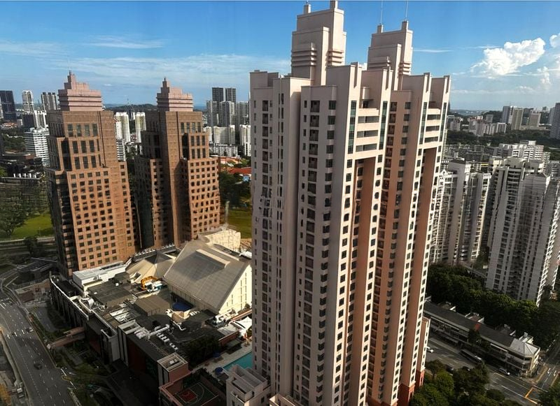 THE COSMOPOLITAN 11