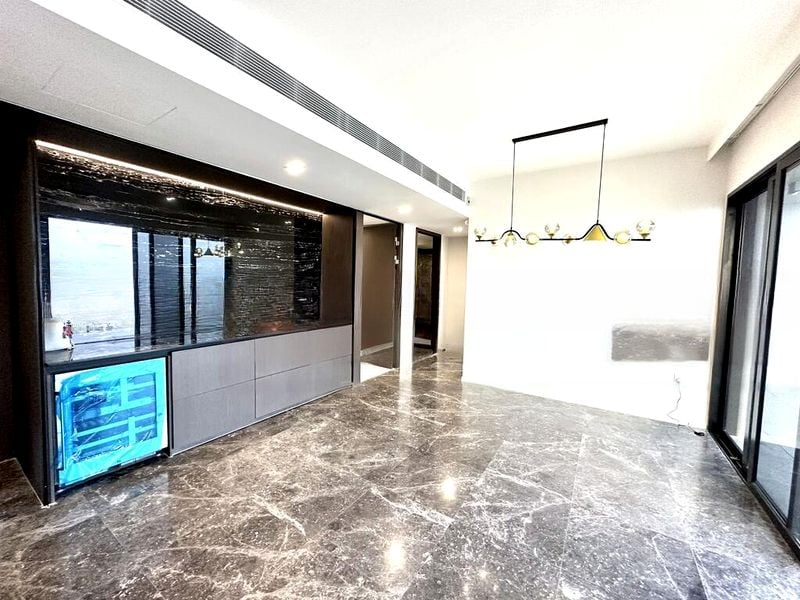 AVENUE SOUTH RESIDENCE 13