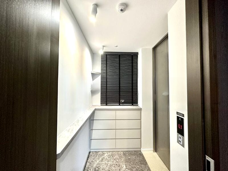 AVENUE SOUTH RESIDENCE 12