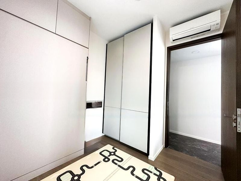 AVENUE SOUTH RESIDENCE 8