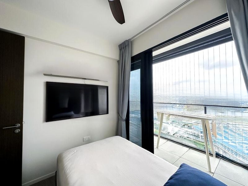 AVENUE SOUTH RESIDENCE 7