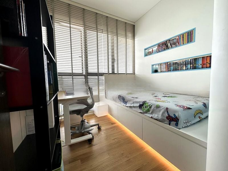 AVENUE SOUTH RESIDENCE 7