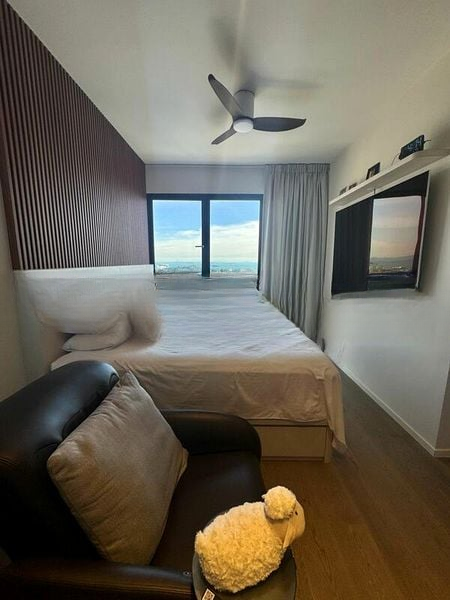 AVENUE SOUTH RESIDENCE 7