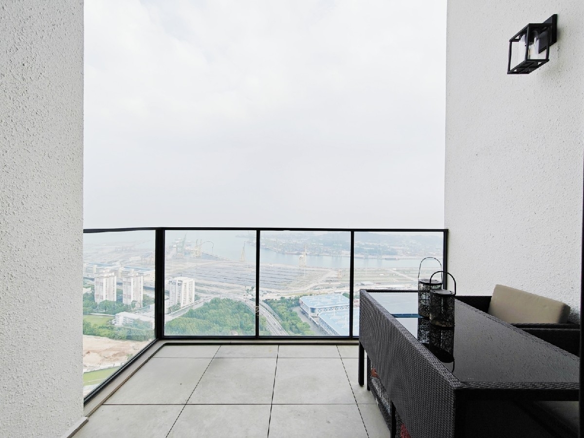 AVENUE SOUTH RESIDENCE 7