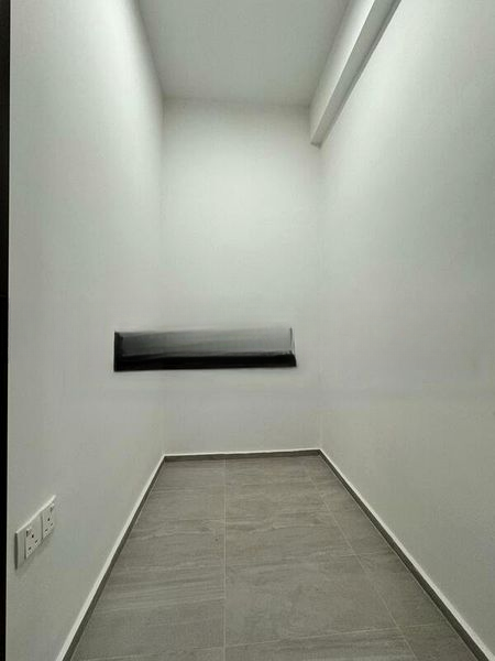 AVENUE SOUTH RESIDENCE 12