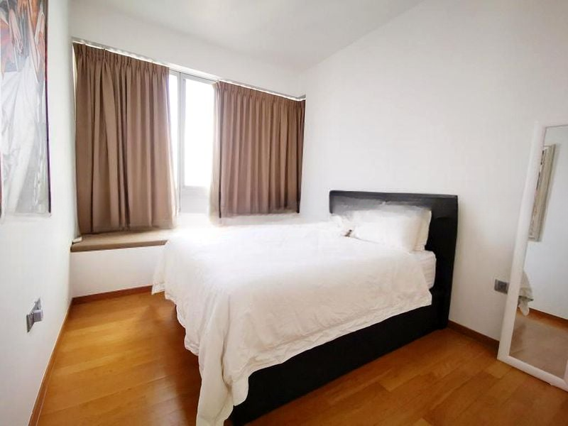 MARINA BAY SUITES 7
