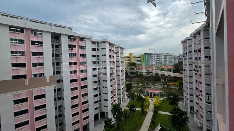 ANG MO KIO AVE 6 10