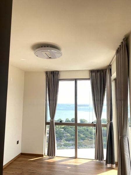 COASTLINE RESIDENCES 8
