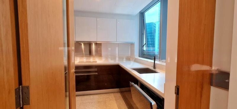 MARINA BAY SUITES 10