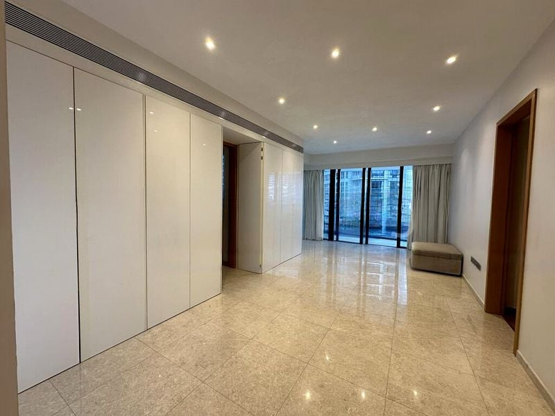 MARINA BAY SUITES 10