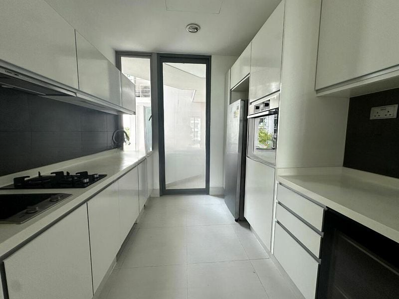 THE OCEANFRONT @ SENTOSA COVE 2