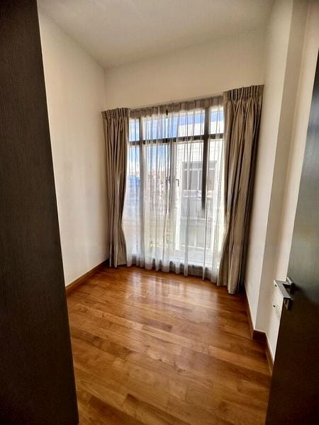 THE SEAWIND 10