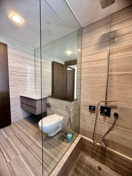 THE SEAWIND 5