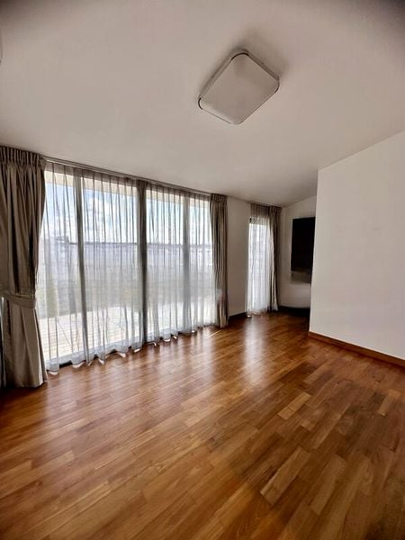 THE SEAWIND 1