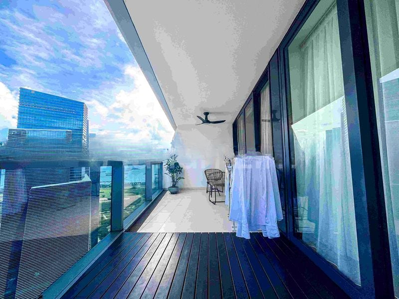 MARINA BAY SUITES 7
