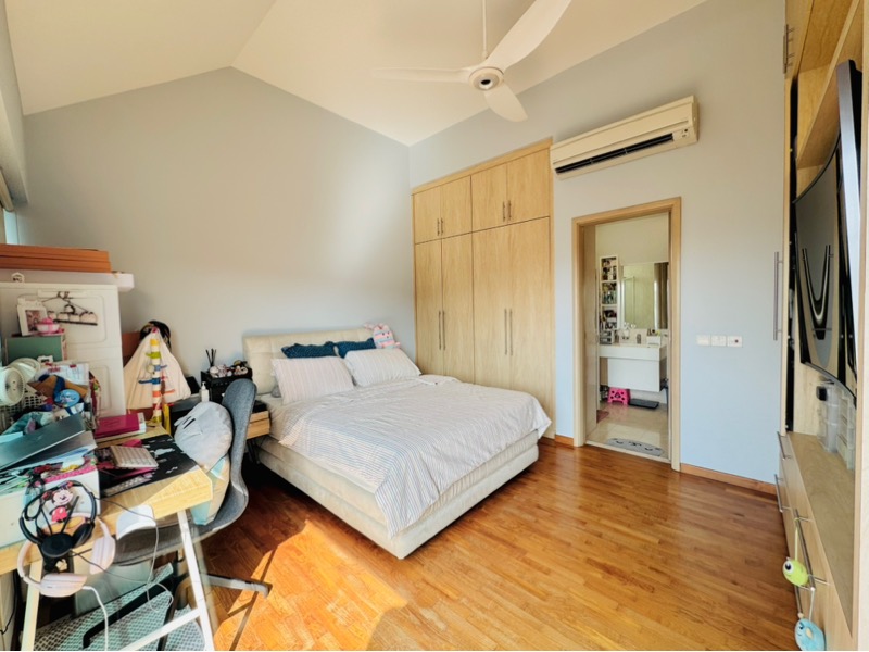 VARSITY PARK CONDOMINIUM 19