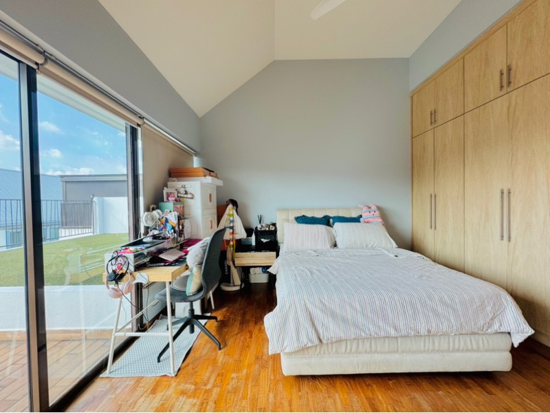 VARSITY PARK CONDOMINIUM 21