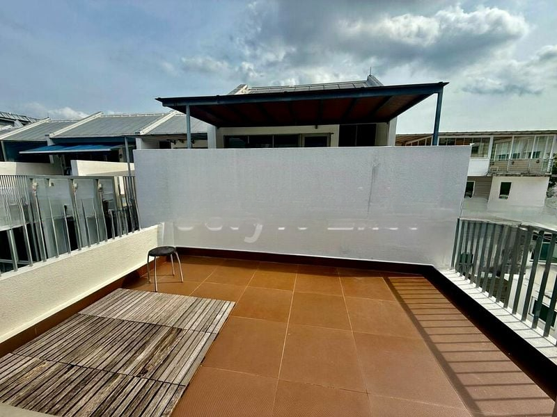 WATER TERRACE 4