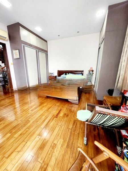THE SHORELINE RESIDENCES II 7