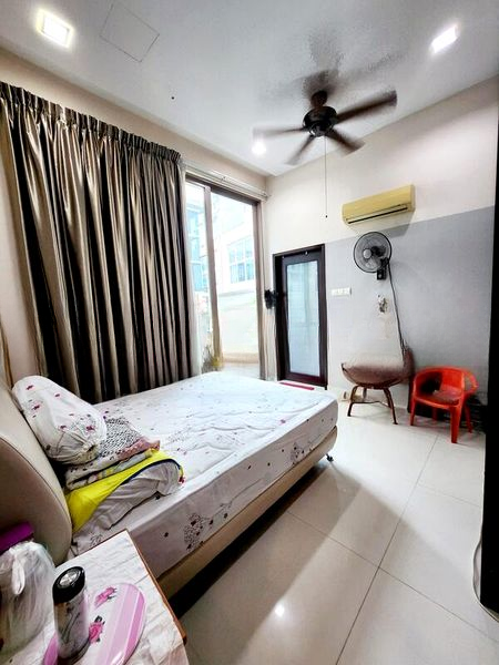 THE SHORELINE RESIDENCES II 11