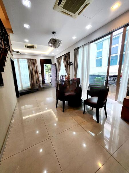 THE SHORELINE RESIDENCES II 13