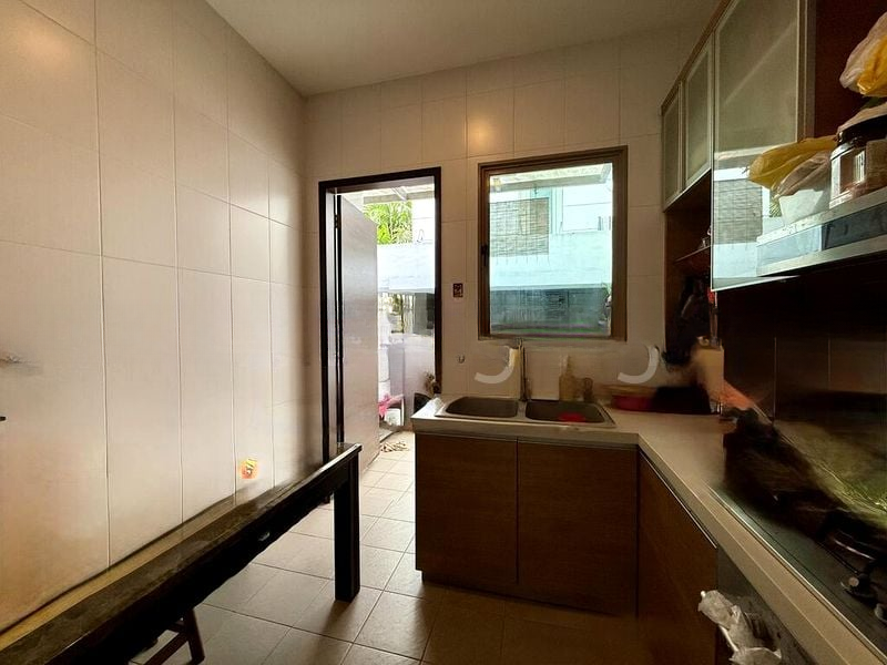 THE SHORELINE RESIDENCES II 3