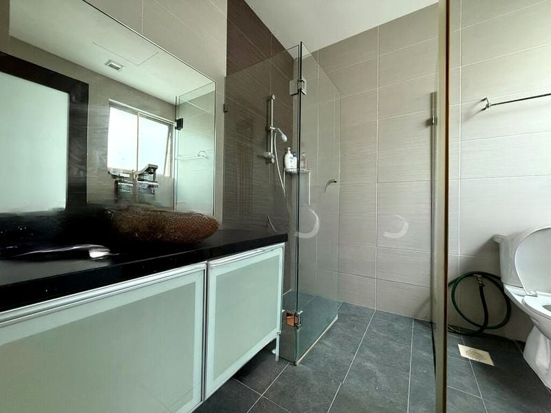 THE SHORELINE RESIDENCES II 4