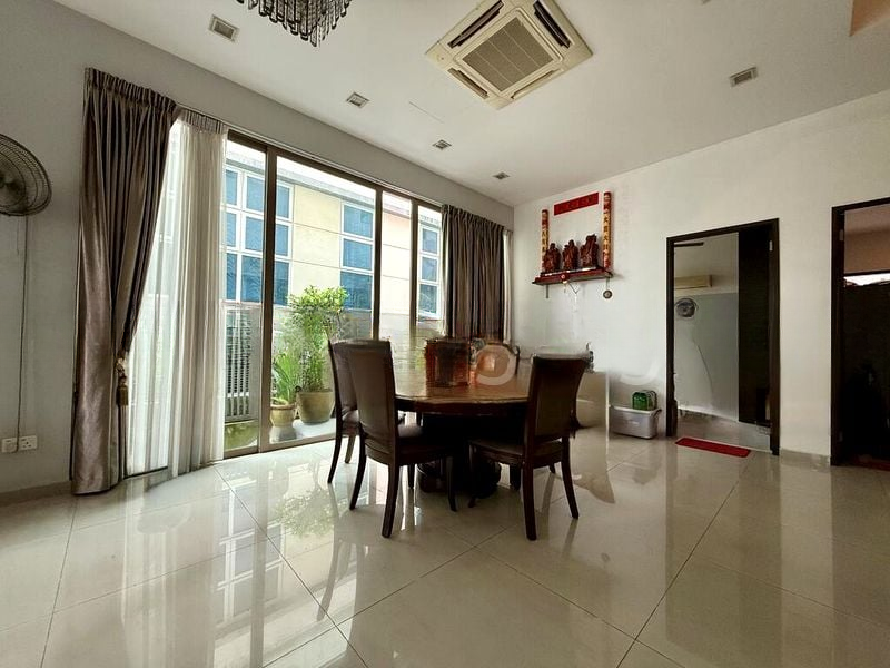 THE SHORELINE RESIDENCES II 11
