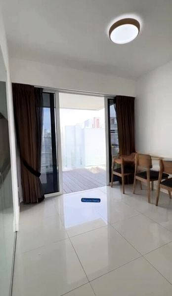 THE REGENCY AT TIONG BAHRU 2