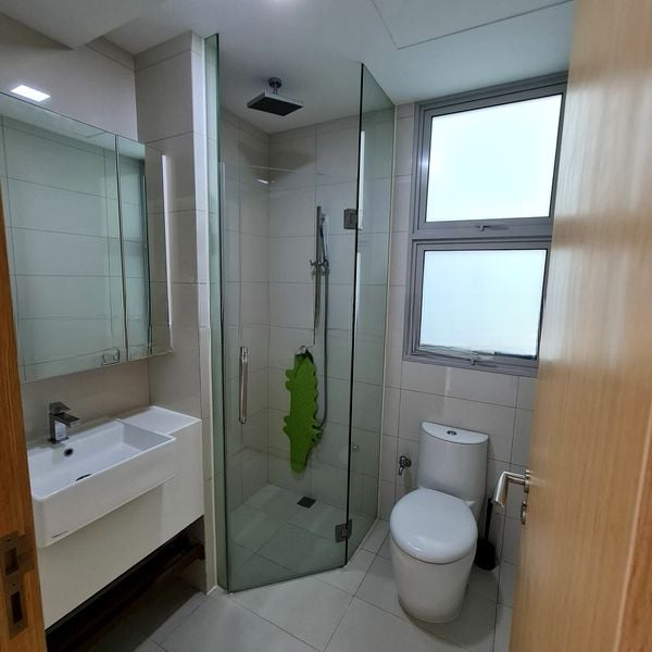 EIGHT RIVERSUITES 1