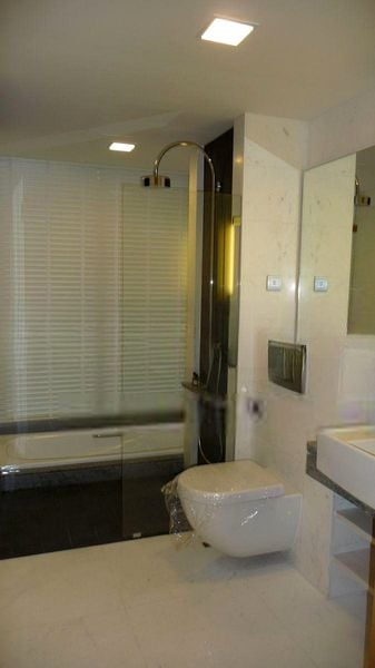 THE OCEANFRONT @ SENTOSA COVE 13