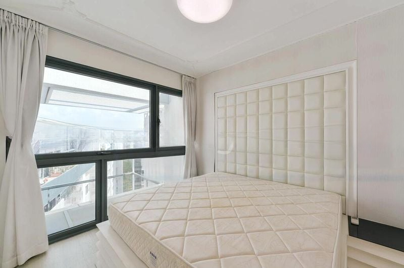 THE LAKEFRONT RESIDENCES 2