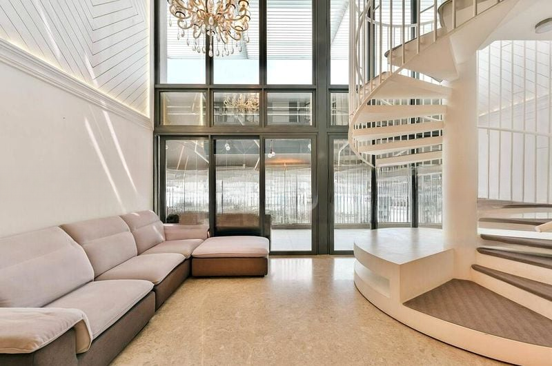 THE LAKEFRONT RESIDENCES 4