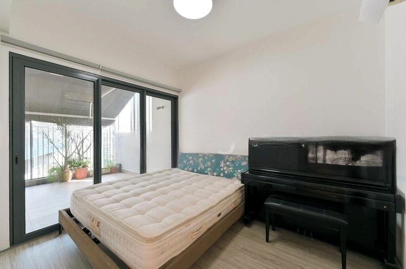 THE LAKEFRONT RESIDENCES 11