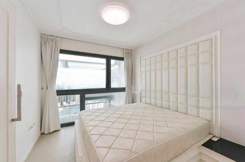 THE LAKEFRONT RESIDENCES 13