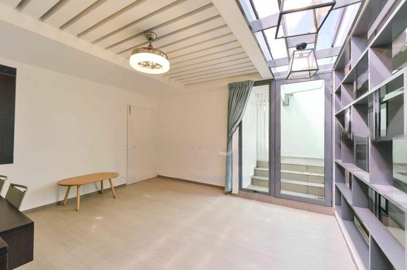 THE LAKEFRONT RESIDENCES 14