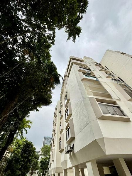 LLOYD COURT 2